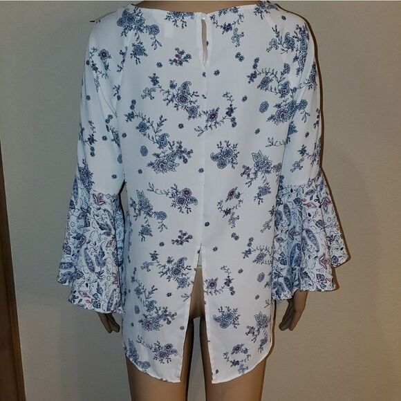 Adorable Lauren Conrad Floral Top, - Picture 4 of 6